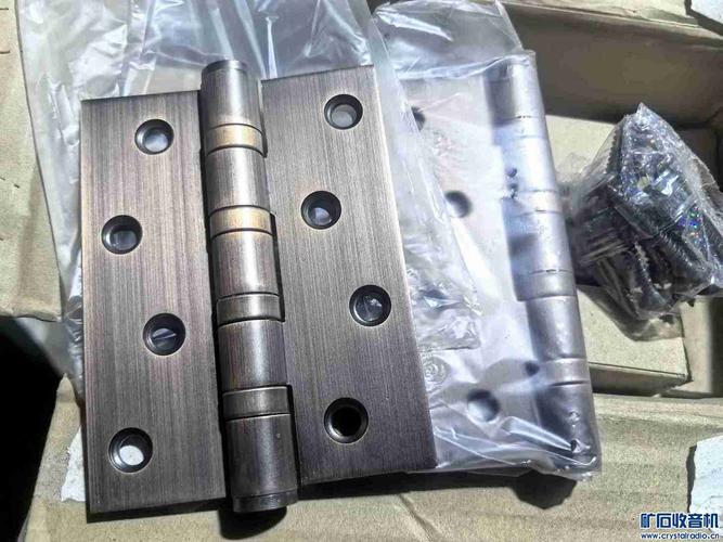 不锈钢合页与金属可调柜子脚 现代家具五金中的耐用与灵活性